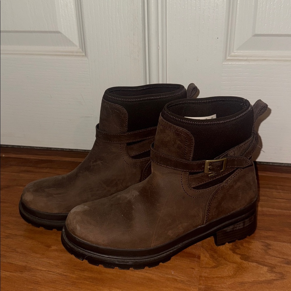 Muck Boot Brown Leather Ankle Boots